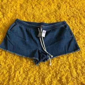 Women’s jean shorts Aerie XL NEW WITH TAGS
